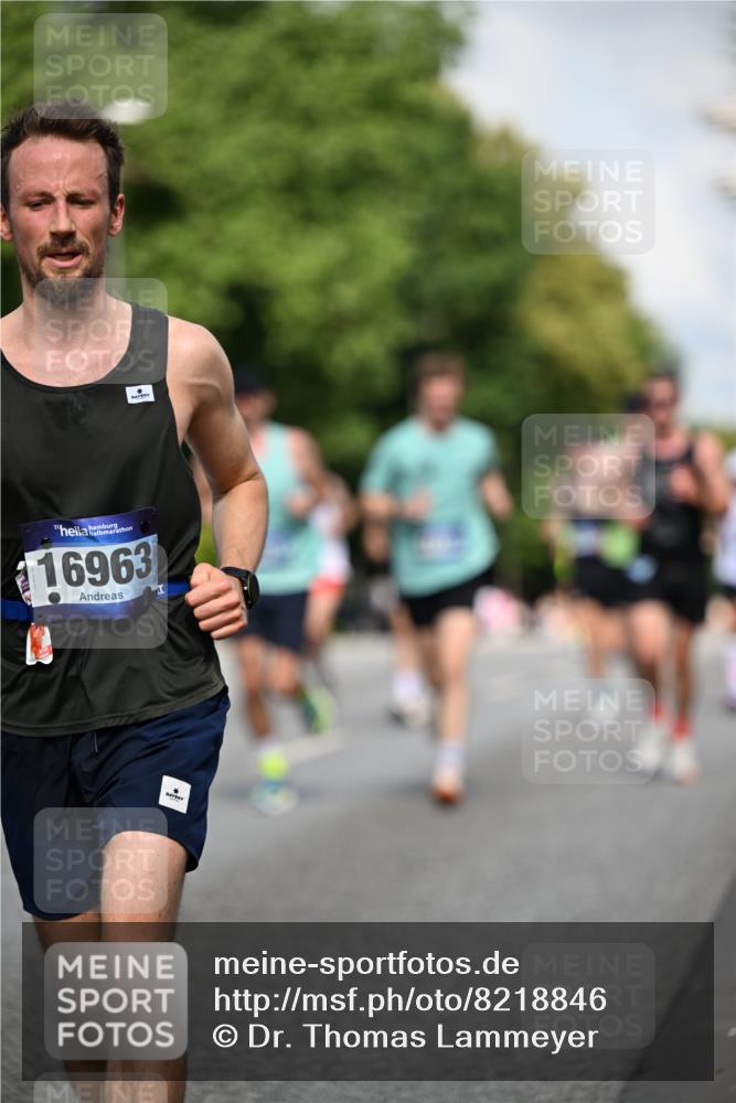 29.06.2025 - hella hamburg halbmarathon Dr. Thomas Lammeyer http://msf.ph/oto/8218846 29.06.2025 09:49:27 Kennedybrücke 1894, 2525, 3809, 3843, 3955, 4463, 4812, 5042, 6169, 6495, 7055, 7845, 8062, 8784, 8956, 9345, 10298, 10453, 10929, 11199 meine-sportfotos.de