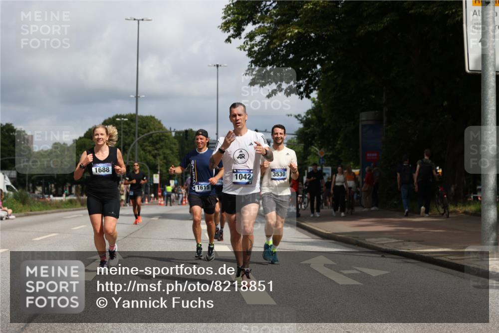 29.06.2025 - hella hamburg halbmarathon Yannick Fuchs http://msf.ph/oto/8218851 29.06.2025 10:32:59 20KM 1042, 1615, 1688, 1710, 2262, 2296, 2745, 2849, 3530, 4148, 5091, 5248, 6095, 7110, 7229, 8002, 8091, 11049, 11379, 11952, 12915, 13755, 14688, 14992, 16075, 17154, 17623, 17722, 18276, 18529, 18584, 18761 meine-sportfotos.de