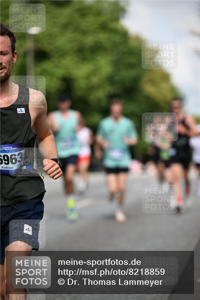 29.06.2025 - hella hamburg halbmarathon Dr. Thomas Lammeyer http://msf.ph/oto/8218859 29.06.2025 09:49:27 Kennedybrücke 1894, 2525, 3809, 3843, 3955, 4463, 4812, 5042, 6169, 6495, 7055, 7845, 8062, 8784, 8956, 9345, 10298, 10453, 10929, 11199 meine-sportfotos.de