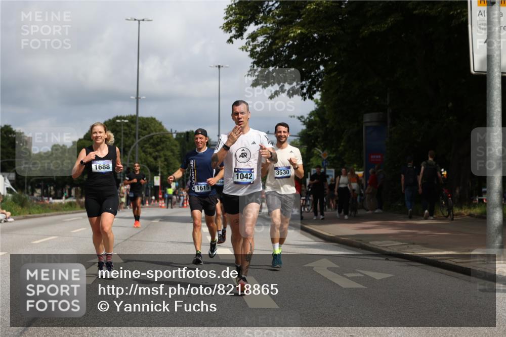 29.06.2025 - hella hamburg halbmarathon Yannick Fuchs http://msf.ph/oto/8218865 29.06.2025 10:32:59 20KM 1042, 1615, 1688, 1710, 2262, 2296, 2745, 2849, 3530, 4148, 5091, 5248, 6095, 7110, 7229, 8002, 8091, 11049, 11379, 11952, 12915, 13755, 14688, 14992, 16075, 17154, 17623, 17722, 18276, 18529, 18584, 18761 meine-sportfotos.de