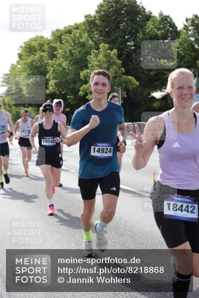 29.06.2025 - hella hamburg halbmarathon Jannik Wohlers http://msf.ph/oto/8218868 29.06.2025 09:50:29 Lombardsbrücke 1441, 1677, 2546, 3056, 3626, 3947, 4893, 5026, 5087, 5506, 5752, 5916, 6080, 6429, 6639, 6686, 6687, 7110, 7635, 8091, 8574, 9380, 10064, 10783, 11284, 11305, 11731, 13446, 13897, 14272, 14274, 14484, 14555, 14924, 15297, 15372, 15421, 15556, 15623, 15866, 15873, 15888, 15921, 16249, 16301, 16599, 16689, 17245, 17623, 17726, 18045, 18055, 18192, 18442, 18559, 18803 meine-sportfotos.de