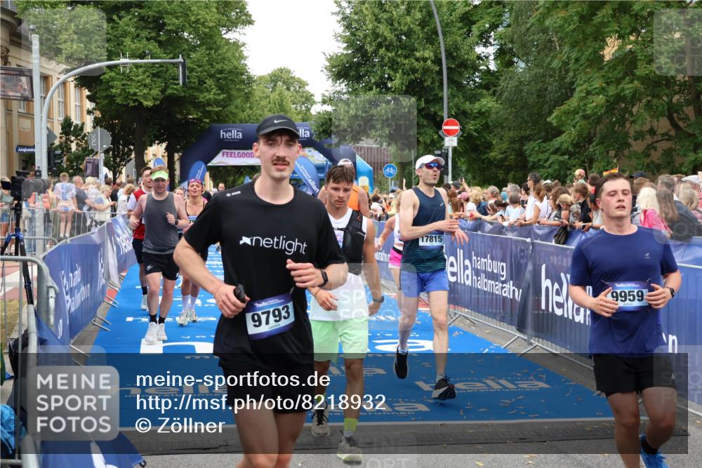 29.06.2025 - hella hamburg halbmarathon Zöllner http://msf.ph/oto/8218932 29.06.2025 10:51:59 Ziel 2818, 2823, 2880, 4033, 4297, 5102, 6390, 7130, 7409, 7724, 8413, 8856, 8977, 9959, 10057, 13799, 15690, 17815, 17962, 17978, 18869, 19137 meine-sportfotos.de