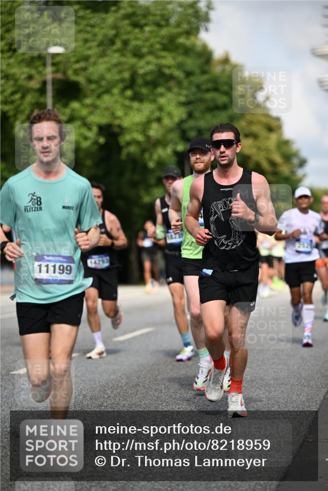 29.06.2025 - hella hamburg halbmarathon Dr. Thomas Lammeyer http://msf.ph/oto/8218959 29.06.2025 09:49:30 Kennedybrücke 2525, 3809, 3843, 3955, 4463, 4812, 5042, 6169, 6495, 7055, 7845, 8062, 8784, 8956, 9345, 10298, 10453, 10929, 11199 meine-sportfotos.de