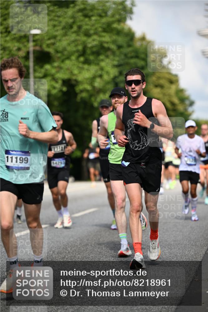29.06.2025 - hella hamburg halbmarathon Dr. Thomas Lammeyer http://msf.ph/oto/8218961 29.06.2025 09:49:30 Kennedybrücke 2525, 3809, 3843, 3955, 4463, 4812, 5042, 6169, 6495, 7055, 7845, 8062, 8784, 8956, 9345, 10298, 10453, 10929, 11199 meine-sportfotos.de