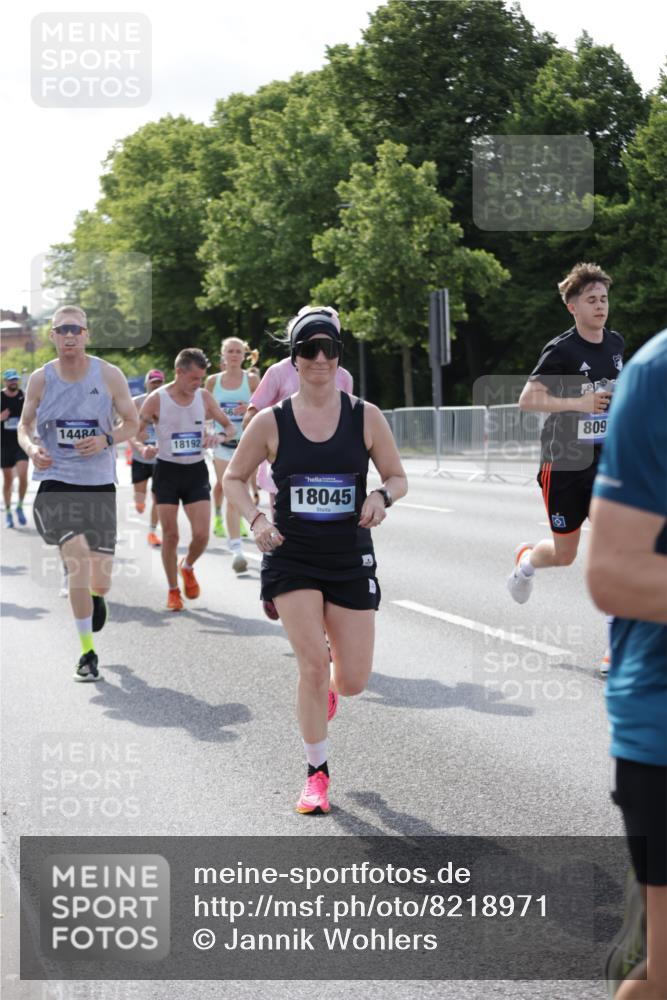 29.06.2025 - hella hamburg halbmarathon Jannik Wohlers http://msf.ph/oto/8218971 29.06.2025 09:50:30 Lombardsbrücke 1441, 1677, 1962, 2546, 3056, 3626, 3947, 4893, 5026, 5087, 5506, 5752, 5916, 6080, 6429, 6639, 6686, 6687, 7110, 7116, 7635, 8091, 8574, 8966, 9380, 10064, 10783, 11284, 11305, 11731, 13897, 14272, 14274, 14484, 14555, 14924, 15297, 15372, 15421, 15556, 15623, 15866, 15873, 15888, 16301, 16599, 16689, 17245, 17623, 17726, 18045, 18055, 18192, 18442, 18559 meine-sportfotos.de