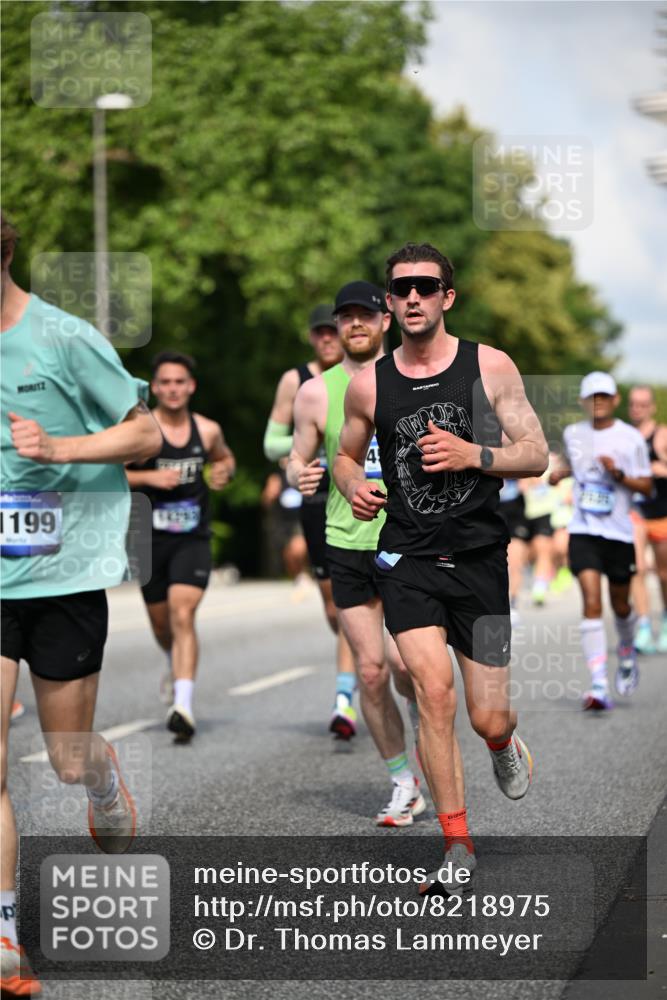 29.06.2025 - hella hamburg halbmarathon Dr. Thomas Lammeyer http://msf.ph/oto/8218975 29.06.2025 09:49:30 Kennedybrücke 2525, 3809, 3843, 3955, 4463, 4812, 5042, 6169, 6495, 7055, 7845, 8062, 8784, 8956, 9345, 10298, 10453, 10929, 11199 meine-sportfotos.de