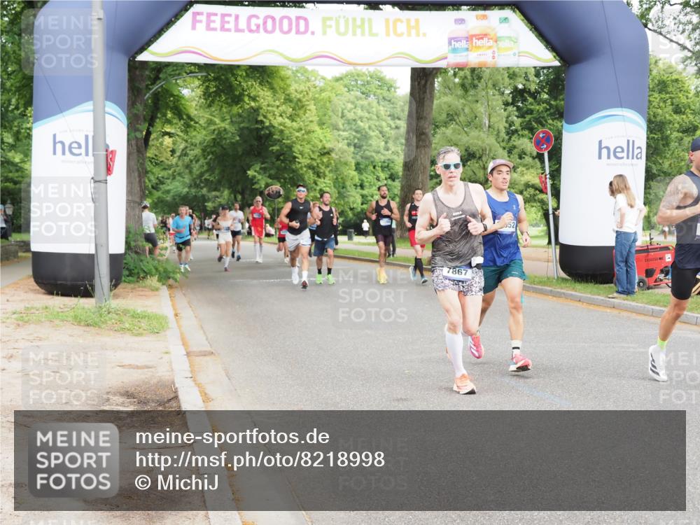 29.06.2025 - hella hamburg halbmarathon MichiJ http://msf.ph/oto/8218998 29.06.2025 10:24:05 Zwischen KM18-KM19 7867, 14952, 18419 meine-sportfotos.de
