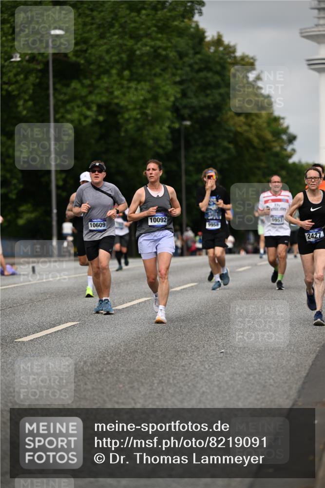 29.06.2025 - hella hamburg halbmarathon Dr. Thomas Lammeyer http://msf.ph/oto/8219091 29.06.2025 10:12:57 Kennedybrücke 1147, 1188, 1823, 2427, 2978, 3762, 4592, 4859, 5885, 6590, 6674, 7198, 7348, 7453, 9457, 9718, 9823, 9951, 9958, 10035, 10092, 10194, 10609, 10857 meine-sportfotos.de