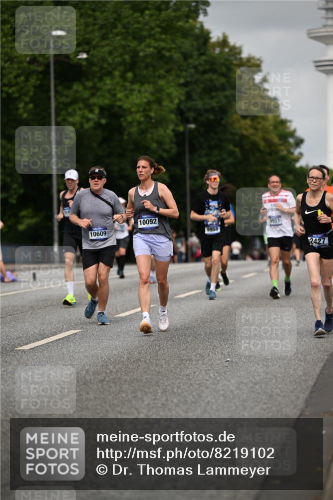 29.06.2025 - hella hamburg halbmarathon Dr. Thomas Lammeyer http://msf.ph/oto/8219102 29.06.2025 10:12:57 Kennedybrücke 1147, 1188, 1823, 2427, 2978, 3762, 4592, 4859, 5885, 6590, 6674, 7198, 7348, 7453, 9457, 9718, 9823, 9951, 9958, 10035, 10092, 10194, 10609, 10857 meine-sportfotos.de