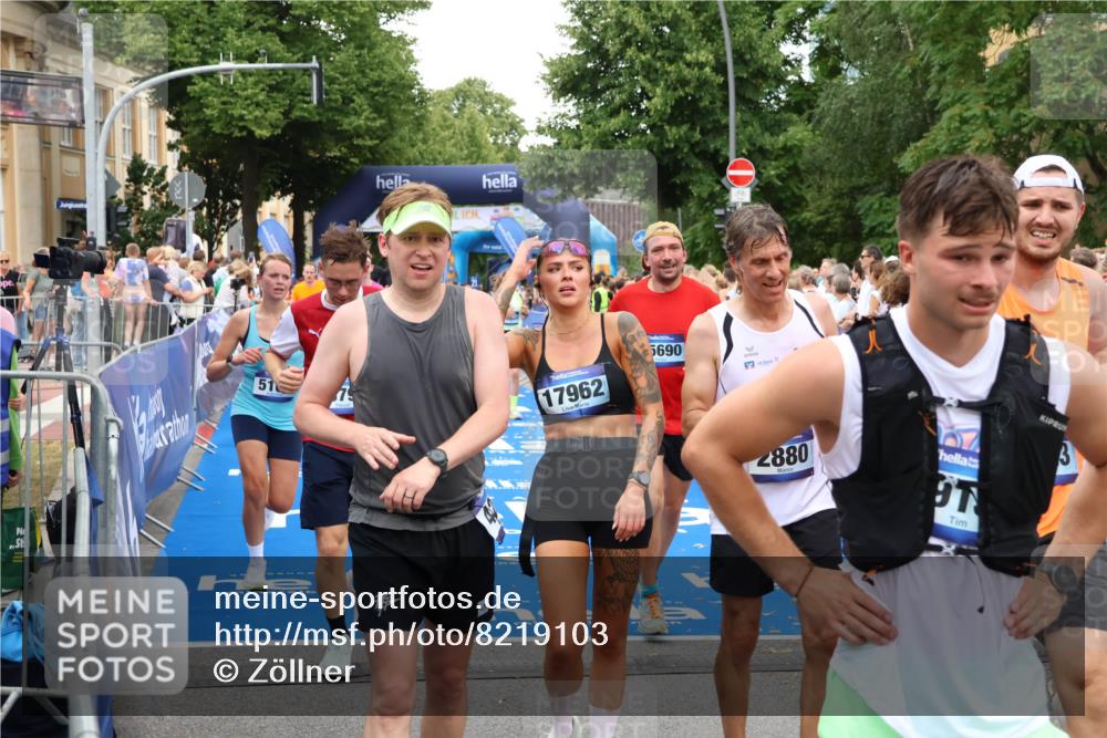 29.06.2025 - hella hamburg halbmarathon Zöllner http://msf.ph/oto/8219103 29.06.2025 10:52:02 Ziel 4033, 5102, 5336, 6390, 7130, 7409, 7724, 8413, 8977, 10057, 13799, 15356, 15506, 15690, 17978, 18869 meine-sportfotos.de