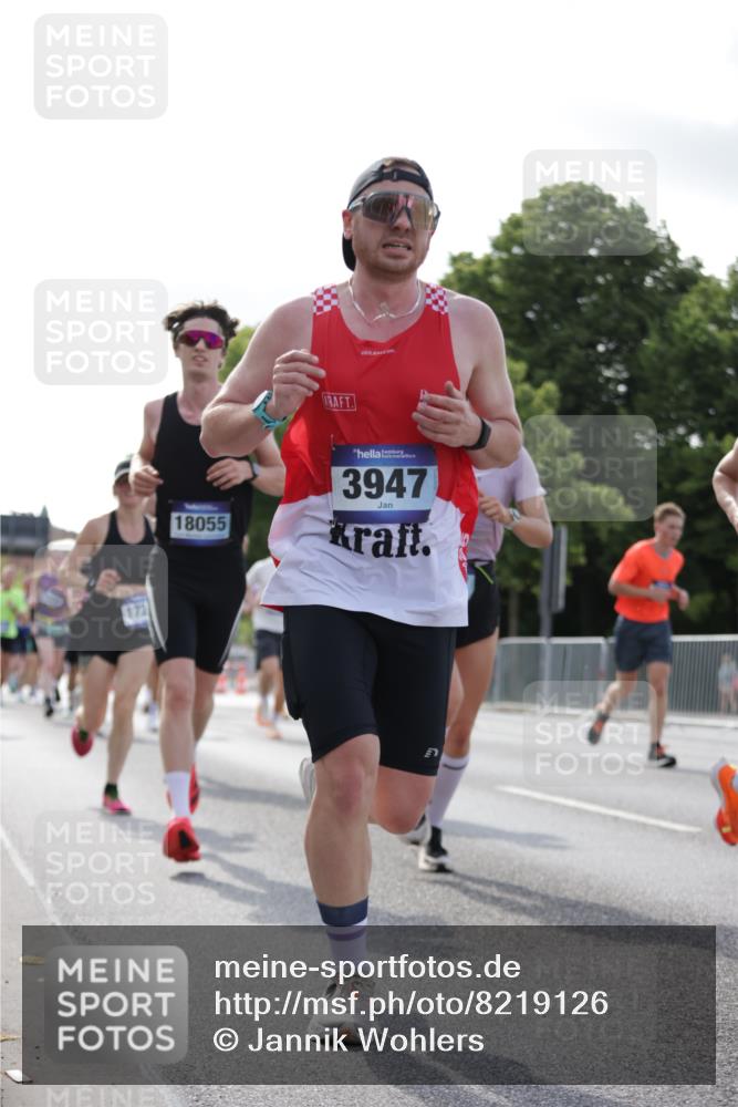 29.06.2025 - hella hamburg halbmarathon Jannik Wohlers http://msf.ph/oto/8219126 29.06.2025 09:50:33 Lombardsbrücke 1256, 1441, 1677, 1962, 2546, 2579, 3056, 3947, 4893, 5026, 5087, 5387, 5506, 5752, 5916, 6080, 6429, 6639, 6686, 6687, 7110, 7116, 7284, 7635, 8091, 8122, 8574, 8966, 9380, 9833, 10193, 10415, 10469, 11284, 11731, 11922, 12434, 13268, 13897, 14274, 14484, 14555, 14924, 15297, 15372, 15421, 15556, 15623, 15866, 15873, 16295, 16599, 16689, 17245, 17623, 17726, 18045, 18055, 18192, 18442, 18559 meine-sportfotos.de