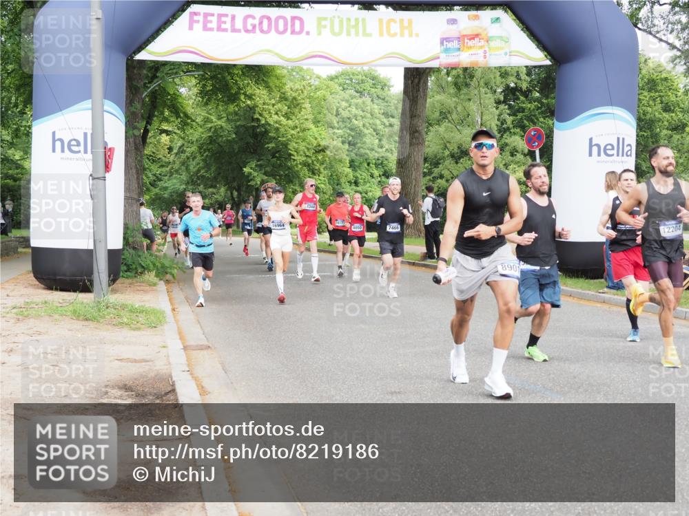 29.06.2025 - hella hamburg halbmarathon MichiJ http://msf.ph/oto/8219186 29.06.2025 10:24:08 Zwischen KM18-KM19 7466, 7867, 8901, 12204, 13343, 14952, 15390, 18419 meine-sportfotos.de