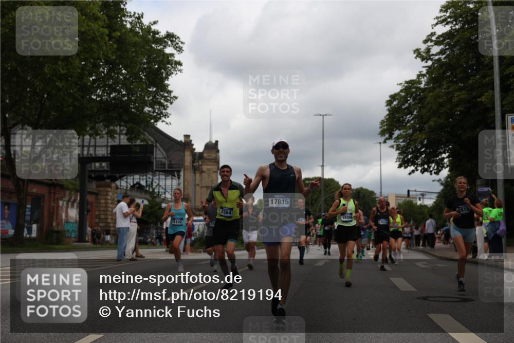 29.06.2025 - hella hamburg halbmarathon Yannick Fuchs http://msf.ph/oto/8219194 29.06.2025 10:45:57 20KM 2287, 2364, 2396, 2397, 2595, 2670, 2818, 4140, 4814, 5008, 5102, 6286, 6390, 6657, 6776, 7409, 7724, 7732, 7786, 8371, 8413, 8661, 8710, 8856, 9074, 9082, 9656, 9869, 10115, 11551, 11791, 12224, 12367, 12580, 13015, 13047, 13051, 13726, 13792, 14122, 14561, 14865, 15356, 15643, 15727, 15829, 15831, 16003, 16179, 16591, 17033, 17682, 17815, 17962, 17978, 17997, 18019, 18475, 18869, 18982 meine-sportfotos.de