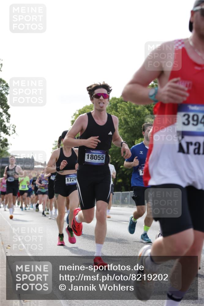 29.06.2025 - hella hamburg halbmarathon Jannik Wohlers http://msf.ph/oto/8219202 29.06.2025 09:50:34 Lombardsbrücke 1256, 1441, 1677, 1962, 2546, 2579, 3056, 3947, 4893, 5026, 5087, 5387, 5506, 5752, 5916, 6429, 6639, 6686, 6687, 7110, 7116, 7284, 7635, 8091, 8122, 8574, 8966, 9380, 9833, 10193, 10415, 10469, 11284, 11731, 11922, 12434, 13268, 13897, 14274, 14484, 14555, 14811, 14924, 15297, 15372, 15421, 15556, 15866, 15873, 16295, 16599, 16689, 17245, 17623, 18045, 18055, 18192, 18442, 18559, 18650 meine-sportfotos.de
