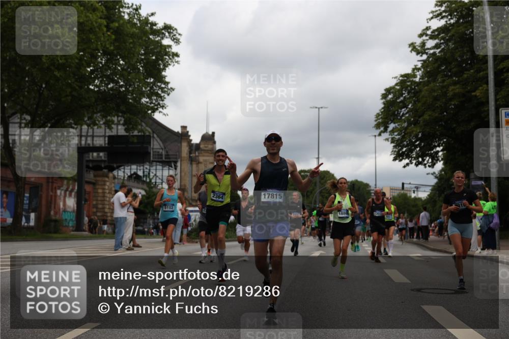 29.06.2025 - hella hamburg halbmarathon Yannick Fuchs http://msf.ph/oto/8219286 29.06.2025 10:45:57 20KM 2287, 2364, 2396, 2397, 2595, 2670, 2818, 4140, 4814, 5008, 5102, 6286, 6390, 6657, 6776, 7409, 7724, 7732, 7786, 8371, 8413, 8661, 8710, 8856, 9074, 9082, 9656, 9869, 10115, 11551, 11791, 12224, 12367, 12580, 13015, 13047, 13051, 13726, 13792, 14122, 14561, 14865, 15356, 15643, 15727, 15829, 15831, 16003, 16179, 16591, 17033, 17682, 17815, 17962, 17978, 17997, 18019, 18475, 18869, 18982 meine-sportfotos.de