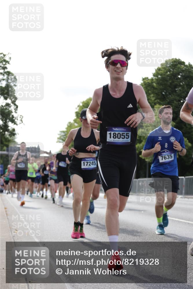 29.06.2025 - hella hamburg halbmarathon Jannik Wohlers http://msf.ph/oto/8219328 29.06.2025 09:50:34 Lombardsbrücke 1256, 1441, 1677, 1962, 2546, 2579, 3056, 3947, 4893, 5026, 5087, 5387, 5506, 5752, 5916, 6429, 6639, 6686, 6687, 7110, 7116, 7284, 7635, 8091, 8122, 8574, 8966, 9380, 9833, 10193, 10415, 10469, 11284, 11731, 11922, 12434, 13268, 13897, 14274, 14484, 14555, 14811, 14924, 15297, 15372, 15421, 15556, 15866, 15873, 16295, 16599, 16689, 17245, 17623, 18045, 18055, 18192, 18442, 18559, 18650 meine-sportfotos.de