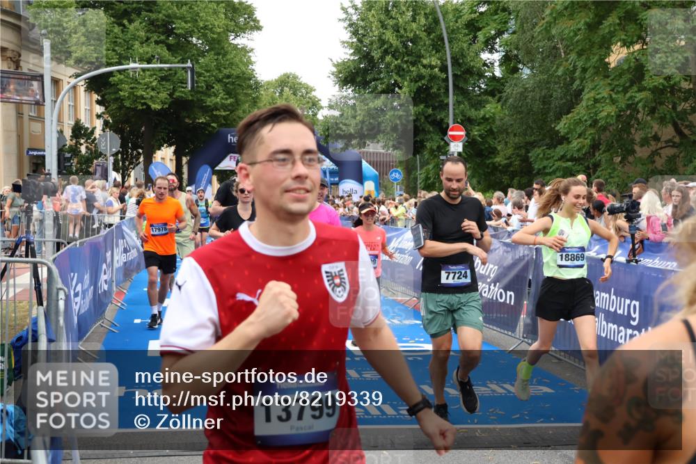 29.06.2025 - hella hamburg halbmarathon Zöllner http://msf.ph/oto/8219339 29.06.2025 10:52:05 Ziel 4033, 5336, 6390, 7130, 7409, 7724, 7732, 8413, 8977, 10057, 15356, 15506, 15829, 16179, 16666, 17978, 18869 meine-sportfotos.de
