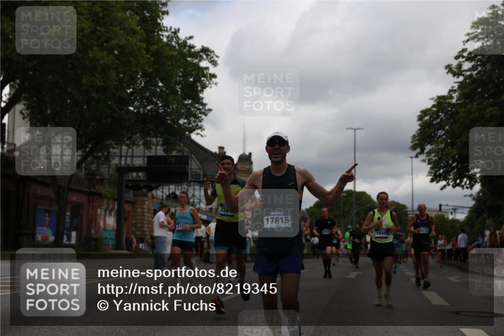 29.06.2025 - hella hamburg halbmarathon Yannick Fuchs http://msf.ph/oto/8219345 29.06.2025 10:45:58 20KM 2287, 2364, 2396, 2397, 2595, 2670, 2818, 4140, 4814, 5008, 5102, 5482, 6286, 6390, 6657, 6776, 7409, 7724, 7732, 7786, 8371, 8413, 8661, 8710, 8856, 9074, 9082, 9656, 9869, 10115, 11551, 11791, 12224, 12367, 12580, 13015, 13047, 13051, 13726, 13792, 14122, 14561, 14865, 15356, 15643, 15727, 15829, 15831, 16003, 16179, 16591, 17033, 17682, 17815, 17962, 17978, 17997, 18019, 18475, 18869, 18982 meine-sportfotos.de