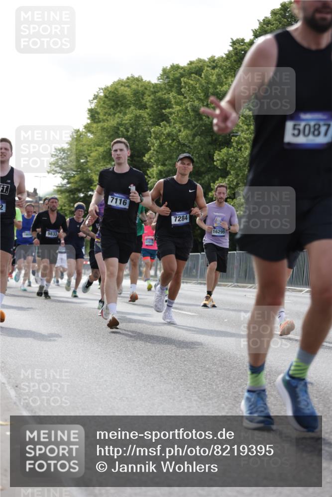 29.06.2025 - hella hamburg halbmarathon Jannik Wohlers http://msf.ph/oto/8219395 29.06.2025 09:50:35 Lombardsbrücke 1256, 1441, 1677, 1962, 2546, 2579, 3056, 3947, 4888, 4893, 5026, 5087, 5275, 5387, 5506, 5752, 5916, 6429, 6639, 6686, 6687, 7110, 7116, 7284, 7635, 8091, 8122, 8574, 8966, 9380, 9833, 10193, 10415, 10469, 11284, 11731, 11922, 12434, 12915, 13268, 13897, 14274, 14484, 14555, 14811, 14924, 15297, 15372, 15556, 15866, 15873, 16295, 16599, 16689, 17245, 18045, 18055, 18192, 18442, 18559, 18650 meine-sportfotos.de