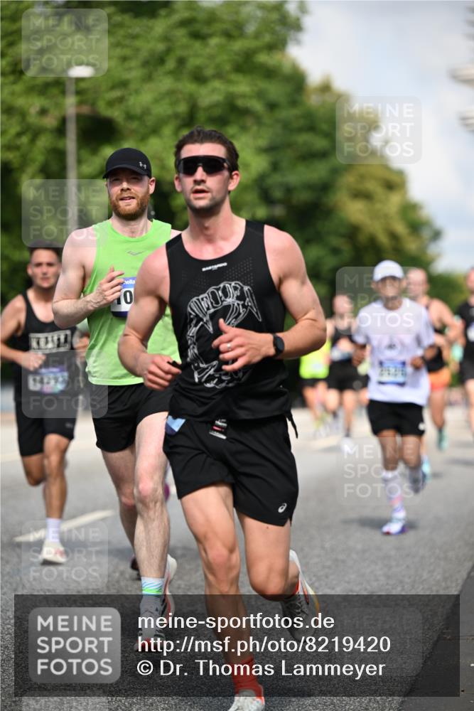 29.06.2025 - hella hamburg halbmarathon Dr. Thomas Lammeyer http://msf.ph/oto/8219420 29.06.2025 09:49:31 Kennedybrücke 2525, 3809, 3843, 3955, 4463, 4812, 5042, 6169, 6495, 7055, 7845, 8784, 8956, 9345, 10298, 10453, 10929, 11199 meine-sportfotos.de