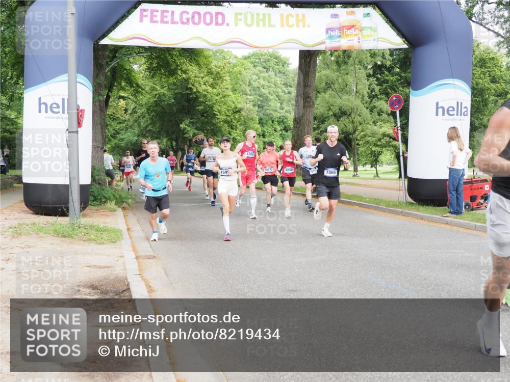29.06.2025 - hella hamburg halbmarathon MichiJ http://msf.ph/oto/8219434 29.06.2025 10:24:09 Zwischen KM18-KM19 1344, 7466, 7867, 8901, 12204, 13343, 14952, 15390, 16964, 18419 meine-sportfotos.de