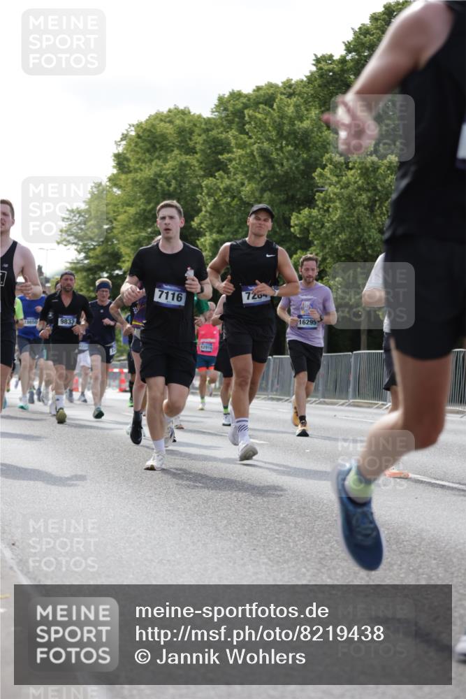 29.06.2025 - hella hamburg halbmarathon Jannik Wohlers http://msf.ph/oto/8219438 29.06.2025 09:50:36 Lombardsbrücke 1256, 1441, 1677, 1962, 2546, 2579, 3056, 3947, 4888, 4889, 4893, 5026, 5087, 5275, 5387, 5506, 5752, 5916, 6429, 6639, 6686, 6687, 7110, 7116, 7284, 7635, 8091, 8122, 8574, 8966, 9380, 9833, 10193, 10415, 10469, 11284, 11922, 12434, 12808, 12915, 13268, 13897, 14274, 14484, 14555, 14811, 14924, 15297, 15372, 15556, 15866, 15873, 16224, 16295, 16599, 16689, 17245, 18045, 18055, 18192, 18442, 18559, 18650 meine-sportfotos.de