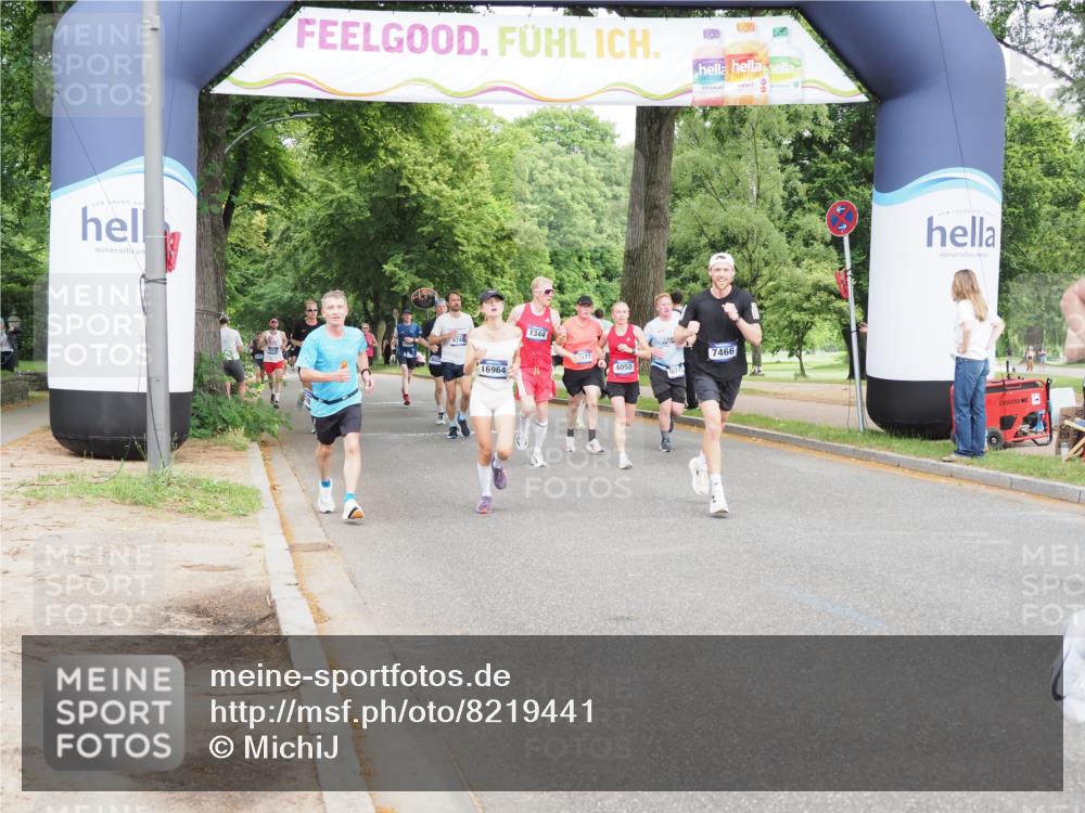 29.06.2025 - hella hamburg halbmarathon MichiJ http://msf.ph/oto/8219441 29.06.2025 10:24:09 Zwischen KM18-KM19 1344, 7466, 7867, 8901, 12204, 13343, 14952, 15390, 16964, 18419 meine-sportfotos.de