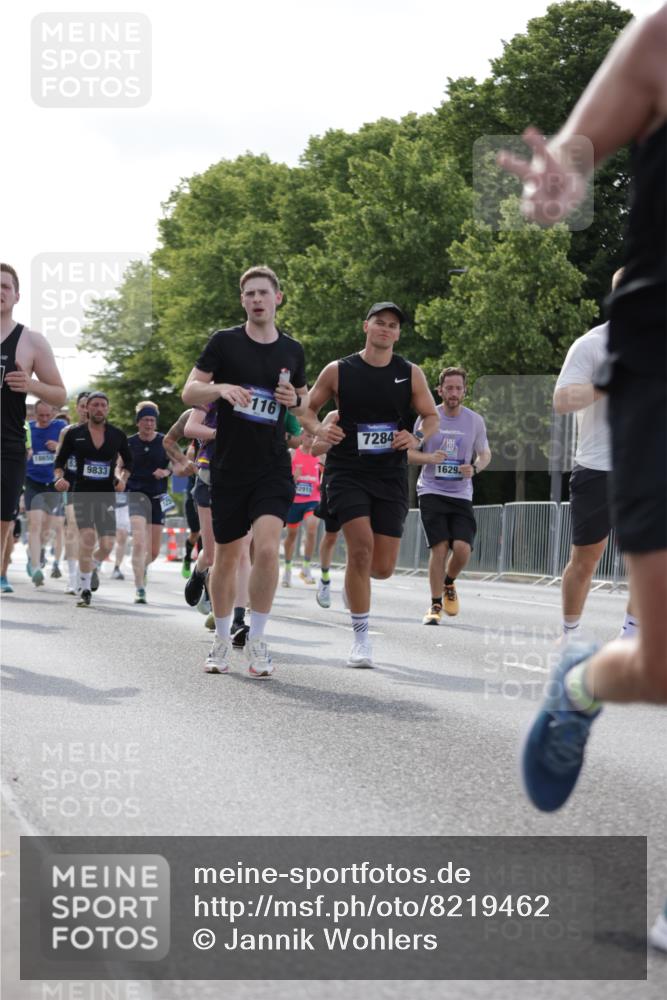 29.06.2025 - hella hamburg halbmarathon Jannik Wohlers http://msf.ph/oto/8219462 29.06.2025 09:50:36 Lombardsbrücke 1256, 1441, 1677, 1962, 2546, 2579, 3056, 3947, 4888, 4889, 4893, 5026, 5087, 5275, 5387, 5506, 5752, 5916, 6429, 6639, 6686, 6687, 7110, 7116, 7284, 7635, 8091, 8122, 8574, 8966, 9380, 9833, 10193, 10415, 10469, 11284, 11922, 12434, 12808, 12915, 13268, 13897, 14274, 14484, 14555, 14811, 14924, 15297, 15372, 15556, 15866, 15873, 16224, 16295, 16599, 16689, 17245, 18045, 18055, 18192, 18442, 18559, 18650 meine-sportfotos.de
