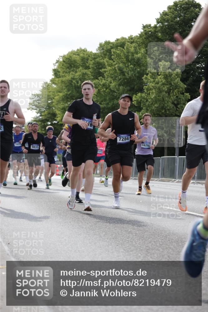 29.06.2025 - hella hamburg halbmarathon Jannik Wohlers http://msf.ph/oto/8219479 29.06.2025 09:50:36 Lombardsbrücke 1256, 1441, 1677, 1962, 2546, 2579, 3056, 3947, 4888, 4889, 4893, 5026, 5087, 5275, 5387, 5506, 5752, 5916, 6429, 6639, 6686, 6687, 7110, 7116, 7284, 7635, 8091, 8122, 8574, 8966, 9380, 9833, 10193, 10415, 10469, 11284, 11922, 12434, 12808, 12915, 13268, 13897, 14274, 14484, 14555, 14811, 14924, 15297, 15372, 15556, 15866, 15873, 16224, 16295, 16599, 16689, 17245, 18045, 18055, 18192, 18442, 18559, 18650 meine-sportfotos.de