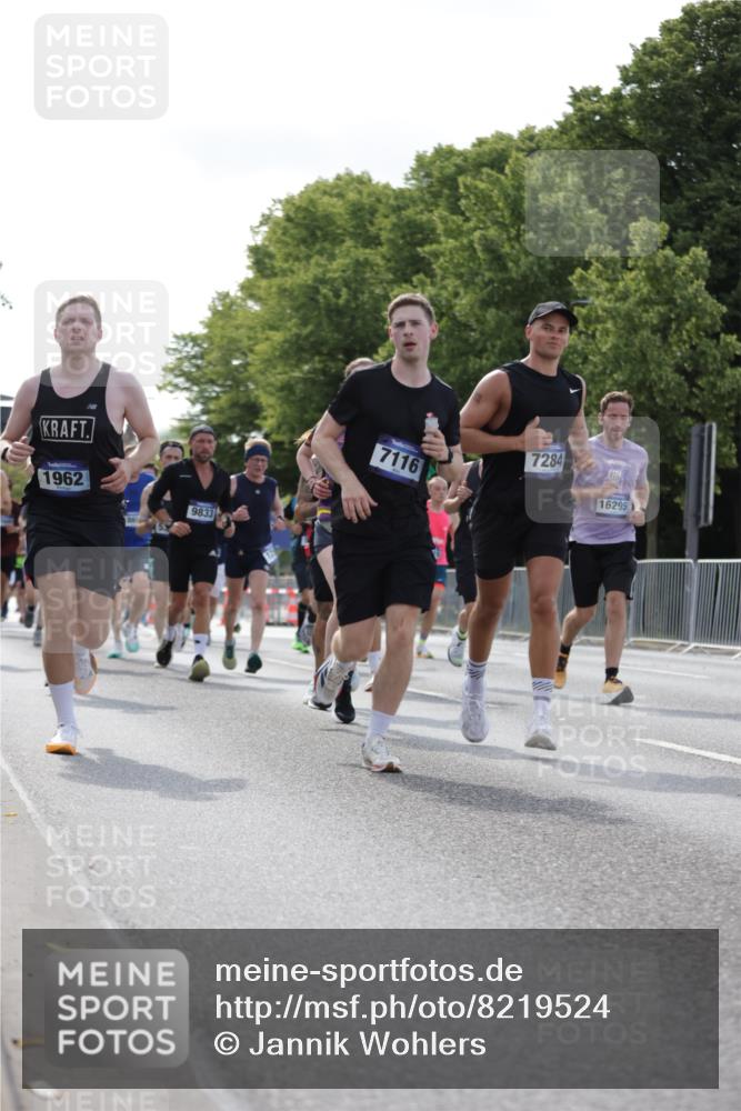 29.06.2025 - hella hamburg halbmarathon Jannik Wohlers http://msf.ph/oto/8219524 29.06.2025 09:50:36 Lombardsbrücke 1256, 1441, 1677, 1962, 2546, 2579, 3056, 3947, 4888, 4889, 4893, 5026, 5087, 5275, 5387, 5506, 5752, 5916, 6429, 6639, 6686, 6687, 7110, 7116, 7284, 7635, 8091, 8122, 8574, 8966, 9380, 9833, 10193, 10415, 10469, 11284, 11922, 12434, 12808, 12915, 13268, 13897, 14274, 14484, 14555, 14811, 14924, 15297, 15372, 15556, 15866, 15873, 16224, 16295, 16599, 16689, 17245, 18045, 18055, 18192, 18442, 18559, 18650 meine-sportfotos.de
