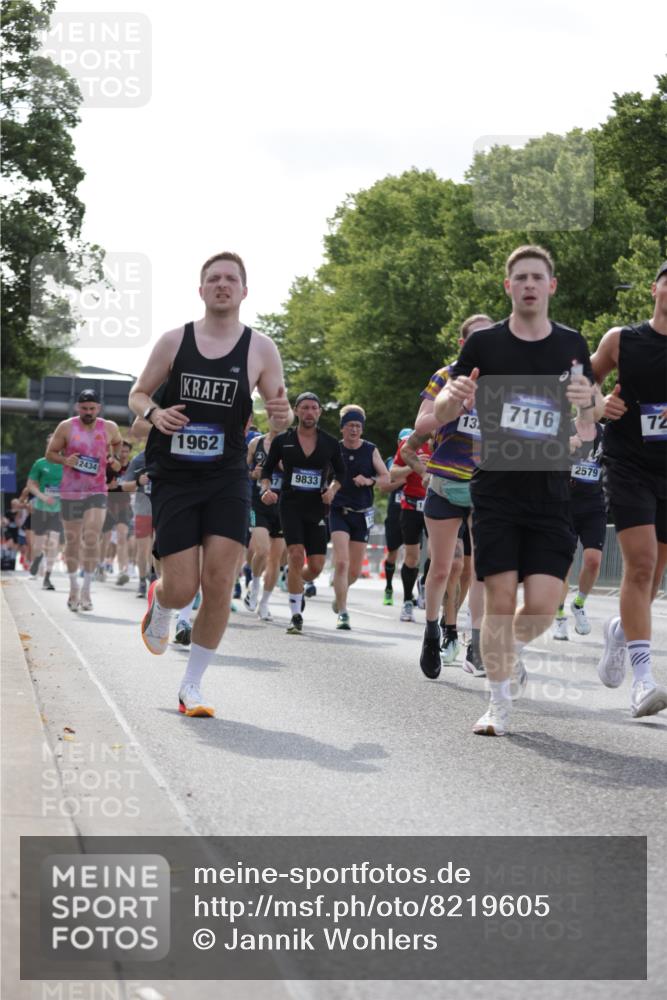29.06.2025 - hella hamburg halbmarathon Jannik Wohlers http://msf.ph/oto/8219605 29.06.2025 09:50:36 Lombardsbrücke 1256, 1441, 1677, 1962, 2546, 2579, 3056, 3947, 4888, 4889, 4893, 5026, 5087, 5275, 5387, 5506, 5752, 5916, 6429, 6639, 6686, 6687, 7110, 7116, 7284, 7635, 8091, 8122, 8574, 8966, 9380, 9833, 10193, 10415, 10469, 11284, 11922, 12434, 12808, 12915, 13268, 13897, 14274, 14484, 14555, 14811, 14924, 15297, 15372, 15556, 15866, 15873, 16224, 16295, 16599, 16689, 17245, 18045, 18055, 18192, 18442, 18559, 18650 meine-sportfotos.de