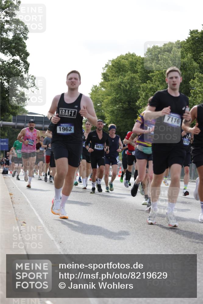 29.06.2025 - hella hamburg halbmarathon Jannik Wohlers http://msf.ph/oto/8219629 29.06.2025 09:50:36 Lombardsbrücke 1256, 1441, 1677, 1962, 2546, 2579, 3056, 3947, 4888, 4889, 4893, 5026, 5087, 5275, 5387, 5506, 5752, 5916, 6429, 6639, 6686, 6687, 7110, 7116, 7284, 7635, 8091, 8122, 8574, 8966, 9380, 9833, 10193, 10415, 10469, 11284, 11922, 12434, 12808, 12915, 13268, 13897, 14274, 14484, 14555, 14811, 14924, 15297, 15372, 15556, 15866, 15873, 16224, 16295, 16599, 16689, 17245, 18045, 18055, 18192, 18442, 18559, 18650 meine-sportfotos.de