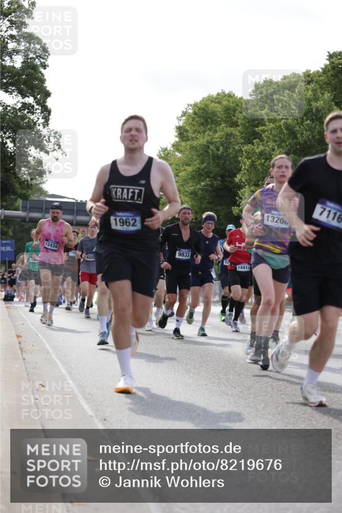 29.06.2025 - hella hamburg halbmarathon Jannik Wohlers http://msf.ph/oto/8219676 29.06.2025 09:50:37 Lombardsbrücke 1256, 1441, 1677, 1962, 2546, 2579, 3056, 3947, 4888, 4889, 4893, 5026, 5087, 5275, 5387, 5506, 6429, 6639, 7110, 7116, 7284, 7635, 8091, 8122, 8319, 8574, 8966, 9380, 9833, 10193, 10415, 10469, 11922, 12434, 12808, 12915, 13268, 13897, 14274, 14484, 14811, 14924, 15372, 15556, 15866, 15873, 16224, 16295, 16599, 16689, 17245, 17668, 18045, 18055, 18192, 18274, 18442, 18559, 18650 meine-sportfotos.de