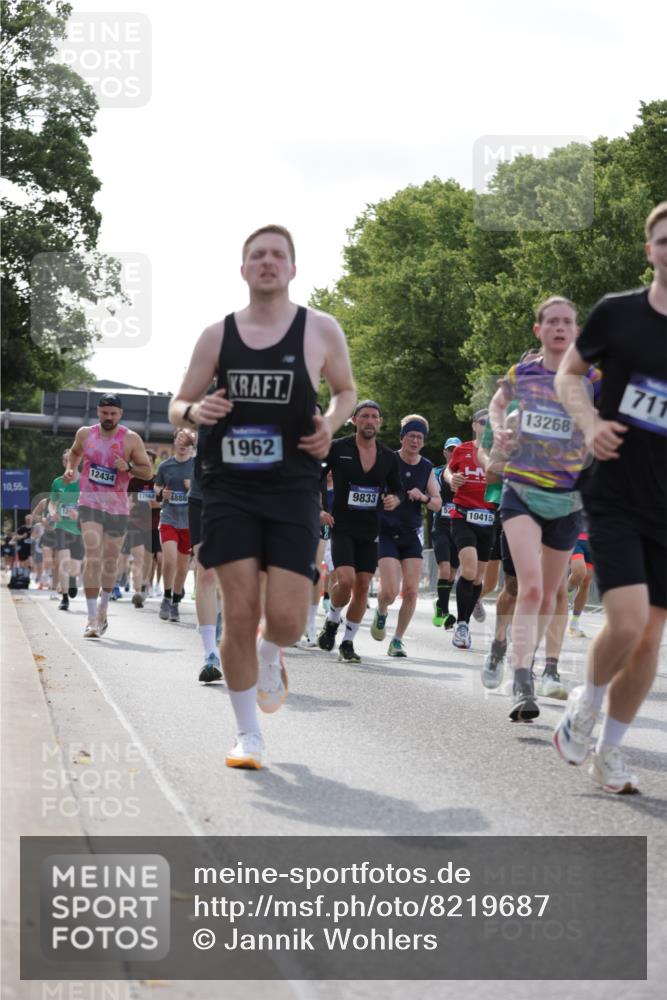 29.06.2025 - hella hamburg halbmarathon Jannik Wohlers http://msf.ph/oto/8219687 29.06.2025 09:50:37 Lombardsbrücke 1256, 1441, 1677, 1962, 2546, 2579, 3056, 3947, 4888, 4889, 4893, 5026, 5087, 5275, 5387, 5506, 6429, 6639, 7110, 7116, 7284, 7635, 8091, 8122, 8319, 8574, 8966, 9380, 9833, 10193, 10415, 10469, 11922, 12434, 12808, 12915, 13268, 13897, 14274, 14484, 14811, 14924, 15372, 15556, 15866, 15873, 16224, 16295, 16599, 16689, 17245, 17668, 18045, 18055, 18192, 18274, 18442, 18559, 18650 meine-sportfotos.de