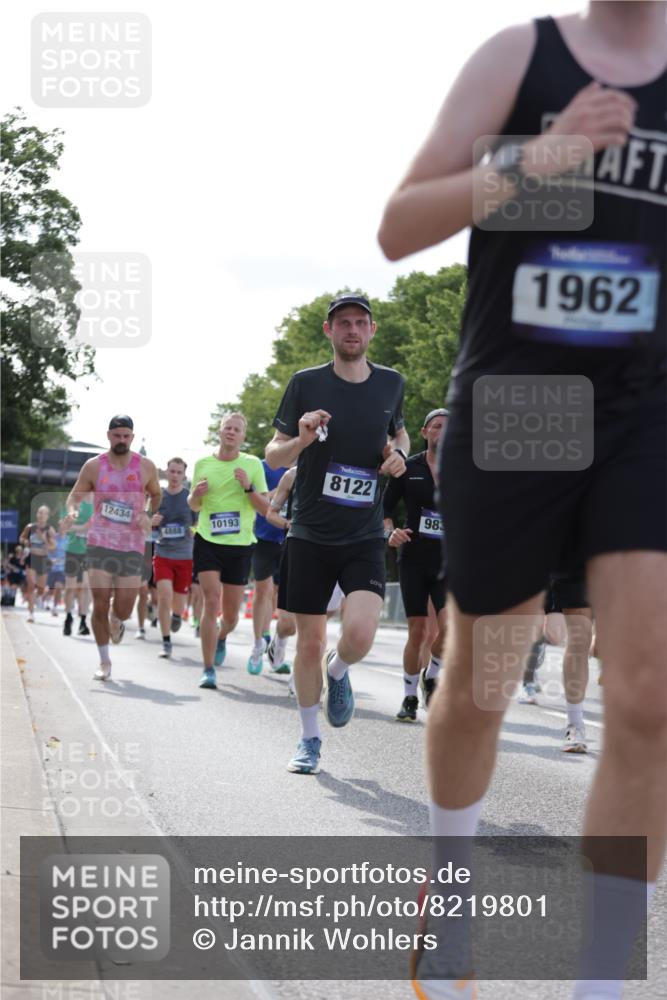 29.06.2025 - hella hamburg halbmarathon Jannik Wohlers http://msf.ph/oto/8219801 29.06.2025 09:50:38 Lombardsbrücke 1256, 1441, 1677, 1962, 2546, 2579, 3056, 3947, 4888, 4889, 5026, 5087, 5275, 5387, 5506, 6429, 6593, 6639, 7110, 7116, 7284, 7635, 8091, 8122, 8319, 8574, 8966, 9371, 9380, 9755, 9833, 10193, 10415, 10469, 11922, 12153, 12434, 12808, 12915, 13268, 13525, 13897, 14274, 14484, 14811, 14924, 15372, 15556, 15866, 15873, 16224, 16295, 16689, 17245, 17668, 18045, 18055, 18192, 18274, 18442, 18559, 18650 meine-sportfotos.de
