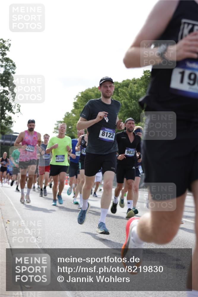 29.06.2025 - hella hamburg halbmarathon Jannik Wohlers http://msf.ph/oto/8219830 29.06.2025 09:50:38 Lombardsbrücke 1256, 1441, 1677, 1962, 2546, 2579, 3056, 3947, 4888, 4889, 5026, 5087, 5275, 5387, 5506, 6429, 6593, 6639, 7110, 7116, 7284, 7635, 8091, 8122, 8319, 8574, 8966, 9371, 9380, 9755, 9833, 10193, 10415, 10469, 11922, 12153, 12434, 12808, 12915, 13268, 13525, 13897, 14274, 14484, 14811, 14924, 15372, 15556, 15866, 15873, 16224, 16295, 16689, 17245, 17668, 18045, 18055, 18192, 18274, 18442, 18559, 18650 meine-sportfotos.de