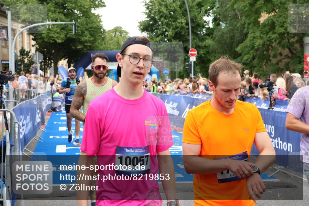 29.06.2025 - hella hamburg halbmarathon Zöllner http://msf.ph/oto/8219853 29.06.2025 10:52:09 Ziel 1482, 2397, 2595, 5093, 5336, 5378, 7732, 12580, 13726, 14248, 15356, 15506, 15829, 16179, 16666, 17033, 18801 meine-sportfotos.de