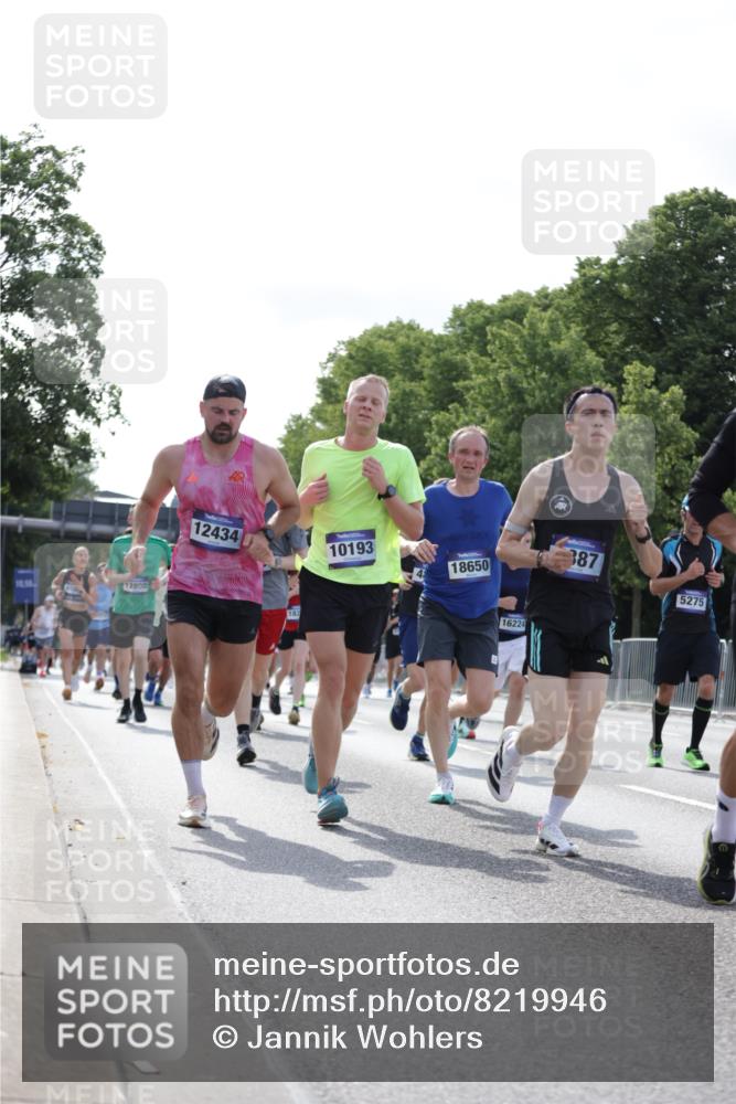 29.06.2025 - hella hamburg halbmarathon Jannik Wohlers http://msf.ph/oto/8219946 29.06.2025 09:50:40 Lombardsbrücke 1256, 1441, 1677, 1962, 2579, 3056, 3947, 4854, 4888, 4889, 5026, 5087, 5275, 5387, 6429, 6593, 6639, 7110, 7116, 7284, 7635, 8091, 8122, 8319, 8574, 8966, 9371, 9380, 9755, 9833, 10193, 10415, 10469, 11922, 12153, 12434, 12808, 12915, 13268, 13525, 14274, 14484, 14811, 14924, 15556, 15654, 15706, 15866, 15873, 16224, 16295, 16689, 17245, 17668, 18045, 18055, 18192, 18274, 18442, 18559, 18650, 18963 meine-sportfotos.de