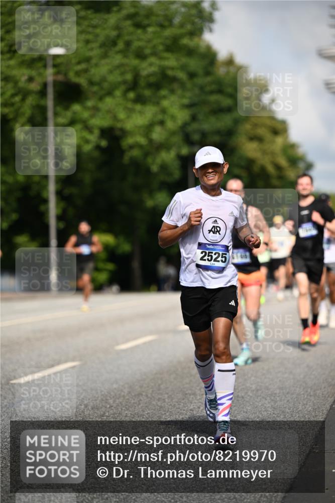 29.06.2025 - hella hamburg halbmarathon Dr. Thomas Lammeyer http://msf.ph/oto/8219970 29.06.2025 09:49:32 Kennedybrücke 2525, 3809, 3843, 3955, 4812, 5042, 6169, 6495, 7055, 7845, 8784, 8956, 9345, 10298, 10453, 10929, 11199 meine-sportfotos.de