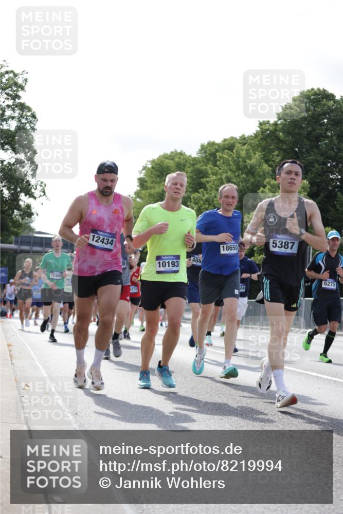 29.06.2025 - hella hamburg halbmarathon Jannik Wohlers http://msf.ph/oto/8219994 29.06.2025 09:50:40 Lombardsbrücke 1256, 1441, 1677, 1962, 2579, 3056, 3947, 4854, 4888, 4889, 5026, 5087, 5275, 5387, 6429, 6593, 6639, 7110, 7116, 7284, 7635, 8091, 8122, 8319, 8574, 8966, 9371, 9380, 9755, 9833, 10193, 10415, 10469, 11922, 12153, 12434, 12808, 12915, 13268, 13525, 14274, 14484, 14811, 14924, 15556, 15654, 15706, 15866, 15873, 16224, 16295, 16689, 17245, 17668, 18045, 18055, 18192, 18274, 18442, 18559, 18650, 18963 meine-sportfotos.de