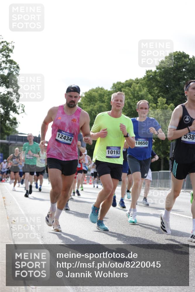 29.06.2025 - hella hamburg halbmarathon Jannik Wohlers http://msf.ph/oto/8220045 29.06.2025 09:50:40 Lombardsbrücke 1256, 1441, 1677, 1962, 2579, 3056, 3947, 4854, 4888, 4889, 5026, 5087, 5275, 5387, 6429, 6593, 6639, 7110, 7116, 7284, 7635, 8091, 8122, 8319, 8574, 8966, 9371, 9380, 9755, 9833, 10193, 10415, 10469, 11922, 12153, 12434, 12808, 12915, 13268, 13525, 14274, 14484, 14811, 14924, 15556, 15654, 15706, 15866, 15873, 16224, 16295, 16689, 17245, 17668, 18045, 18055, 18192, 18274, 18442, 18559, 18650, 18963 meine-sportfotos.de