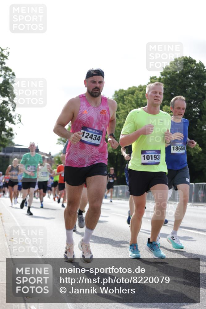 29.06.2025 - hella hamburg halbmarathon Jannik Wohlers http://msf.ph/oto/8220079 29.06.2025 09:50:41 Lombardsbrücke 1256, 1441, 1677, 1962, 2579, 3947, 4854, 4888, 4889, 5087, 5275, 5387, 6429, 6593, 6639, 6901, 7110, 7116, 7284, 7635, 8091, 8122, 8319, 8574, 8966, 9262, 9371, 9380, 9755, 9833, 10193, 10415, 10469, 11907, 11922, 12153, 12434, 12808, 12915, 13268, 13525, 14093, 14274, 14484, 14811, 14924, 15556, 15654, 15706, 15866, 15873, 16224, 16295, 16689, 17245, 17668, 18045, 18055, 18192, 18274, 18442, 18650, 18963 meine-sportfotos.de