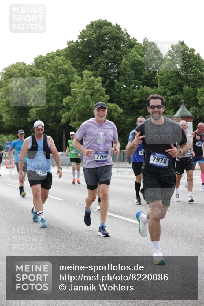 29.06.2025 - hella hamburg halbmarathon Jannik Wohlers http://msf.ph/oto/8220086 29.06.2025 10:27:17 Lombardsbrücke 2080, 3389, 4372, 5177, 5285, 6214, 7764, 7978, 8085, 9688, 10158, 10412, 10413, 13043, 14206, 16838, 17427, 17791, 18012, 18301, 18626, 18766 meine-sportfotos.de