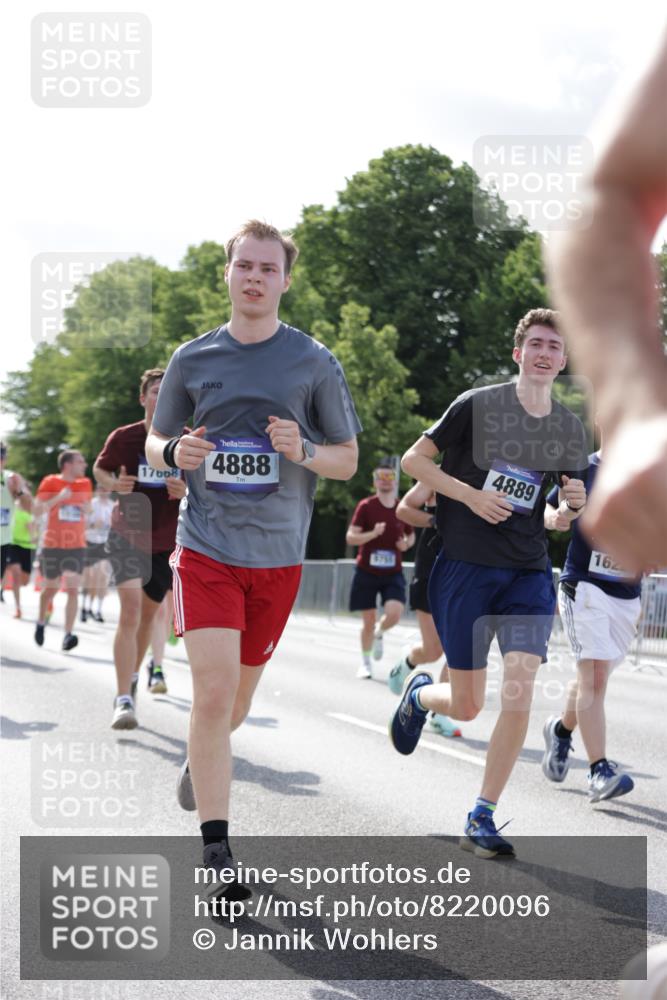 29.06.2025 - hella hamburg halbmarathon Jannik Wohlers http://msf.ph/oto/8220096 29.06.2025 09:50:42 Lombardsbrücke 1256, 1441, 1677, 1962, 2579, 3947, 4854, 4888, 4889, 5087, 5275, 5387, 6429, 6593, 6639, 6721, 6901, 7116, 7284, 7635, 8091, 8122, 8319, 8966, 9262, 9313, 9371, 9380, 9755, 9833, 10193, 10415, 10469, 11907, 11922, 12153, 12385, 12434, 12808, 12915, 13268, 13525, 14093, 14274, 14484, 14811, 14924, 15654, 15706, 15866, 15873, 16224, 16295, 16689, 17245, 17668, 18045, 18055, 18192, 18274, 18442, 18650, 18963 meine-sportfotos.de