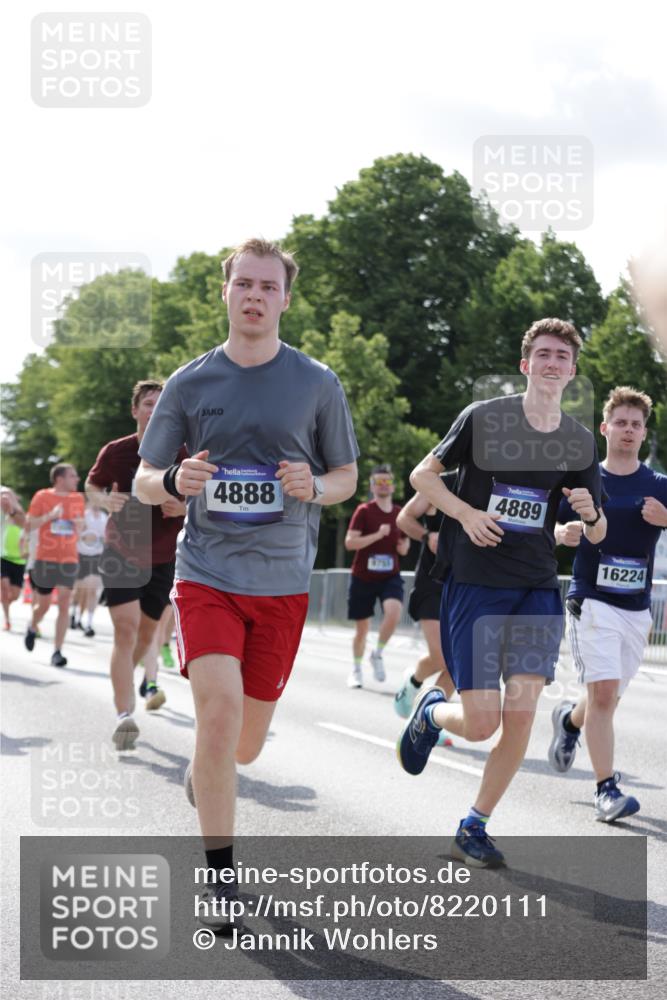 29.06.2025 - hella hamburg halbmarathon Jannik Wohlers http://msf.ph/oto/8220111 29.06.2025 09:50:42 Lombardsbrücke 1256, 1441, 1677, 1962, 2579, 3947, 4854, 4888, 4889, 5087, 5275, 5387, 6429, 6593, 6639, 6721, 6901, 7116, 7284, 7635, 8091, 8122, 8319, 8966, 9262, 9313, 9371, 9380, 9755, 9833, 10193, 10415, 10469, 11907, 11922, 12153, 12385, 12434, 12808, 12915, 13268, 13525, 14093, 14274, 14484, 14811, 14924, 15654, 15706, 15866, 15873, 16224, 16295, 16689, 17245, 17668, 18045, 18055, 18192, 18274, 18442, 18650, 18963 meine-sportfotos.de