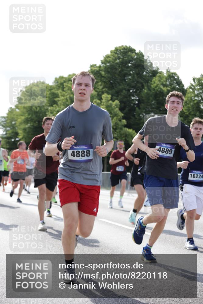 29.06.2025 - hella hamburg halbmarathon Jannik Wohlers http://msf.ph/oto/8220118 29.06.2025 09:50:42 Lombardsbrücke 1256, 1441, 1677, 1962, 2579, 3947, 4854, 4888, 4889, 5087, 5275, 5387, 6429, 6593, 6639, 6721, 6901, 7116, 7284, 7635, 8091, 8122, 8319, 8966, 9262, 9313, 9371, 9380, 9755, 9833, 10193, 10415, 10469, 11907, 11922, 12153, 12385, 12434, 12808, 12915, 13268, 13525, 14093, 14274, 14484, 14811, 14924, 15654, 15706, 15866, 15873, 16224, 16295, 16689, 17245, 17668, 18045, 18055, 18192, 18274, 18442, 18650, 18963 meine-sportfotos.de