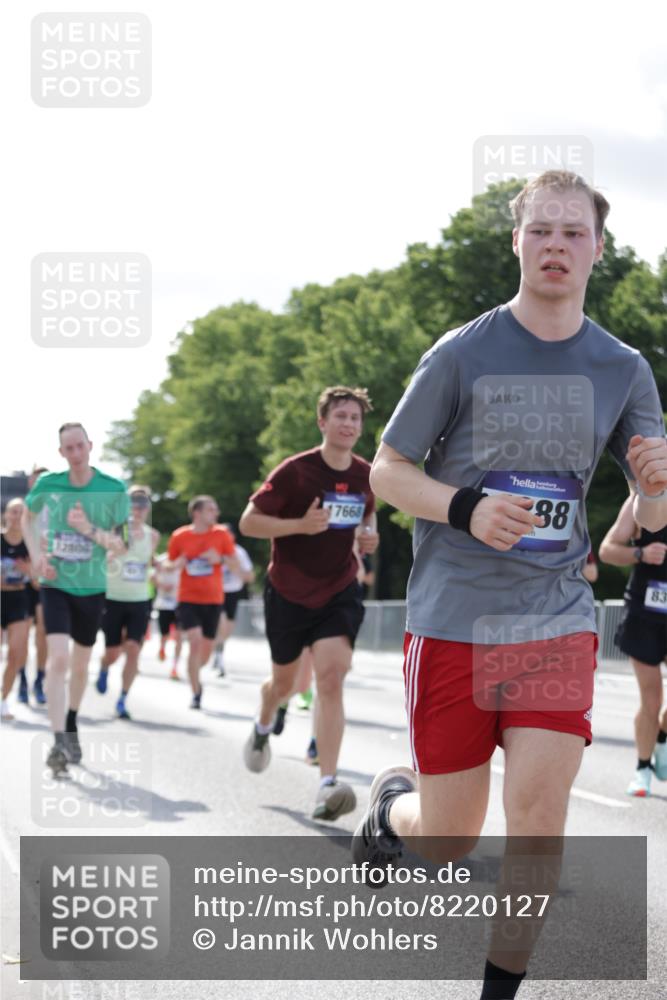 29.06.2025 - hella hamburg halbmarathon Jannik Wohlers http://msf.ph/oto/8220127 29.06.2025 09:50:42 Lombardsbrücke 1256, 1441, 1677, 1962, 2579, 3947, 4854, 4888, 4889, 5087, 5275, 5387, 6429, 6593, 6639, 6721, 6901, 7116, 7284, 7635, 8091, 8122, 8319, 8966, 9262, 9313, 9371, 9380, 9755, 9833, 10193, 10415, 10469, 11907, 11922, 12153, 12385, 12434, 12808, 12915, 13268, 13525, 14093, 14274, 14484, 14811, 14924, 15654, 15706, 15866, 15873, 16224, 16295, 16689, 17245, 17668, 18045, 18055, 18192, 18274, 18442, 18650, 18963 meine-sportfotos.de