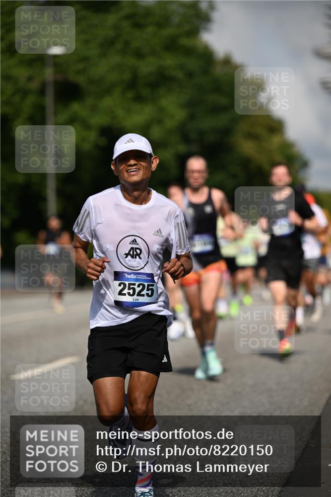 29.06.2025 - hella hamburg halbmarathon Dr. Thomas Lammeyer http://msf.ph/oto/8220150 29.06.2025 09:49:33 Kennedybrücke 2525, 3809, 3843, 3955, 4812, 5042, 6169, 6495, 7055, 7845, 7901, 8784, 8956, 9345, 10298, 10453, 10929, 11199 meine-sportfotos.de