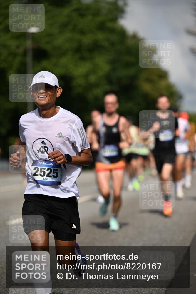 29.06.2025 - hella hamburg halbmarathon Dr. Thomas Lammeyer http://msf.ph/oto/8220167 29.06.2025 09:49:33 Kennedybrücke 2525, 3809, 3843, 3955, 4812, 5042, 6169, 6495, 7055, 7845, 7901, 8784, 8956, 9345, 10298, 10453, 10929, 11199 meine-sportfotos.de