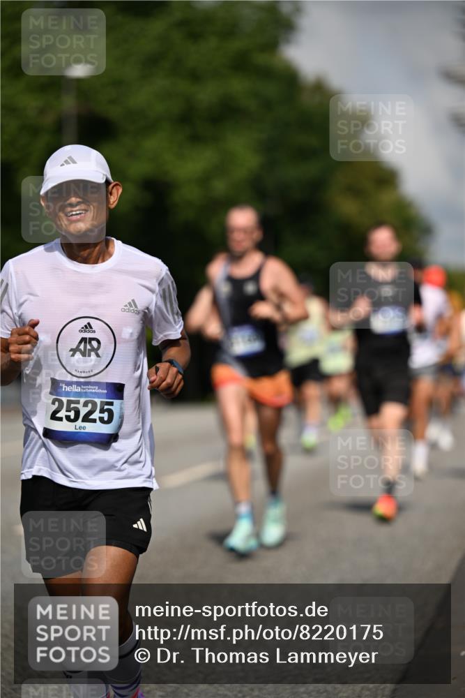 29.06.2025 - hella hamburg halbmarathon Dr. Thomas Lammeyer http://msf.ph/oto/8220175 29.06.2025 09:49:33 Kennedybrücke 2525, 3809, 3843, 3955, 4812, 5042, 6169, 6495, 7055, 7845, 7901, 8784, 8956, 9345, 10298, 10453, 10929, 11199 meine-sportfotos.de